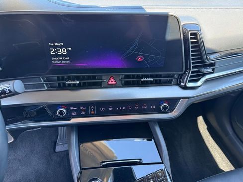 Used 2023 Kia Sportage EX AWD/4WD image 7