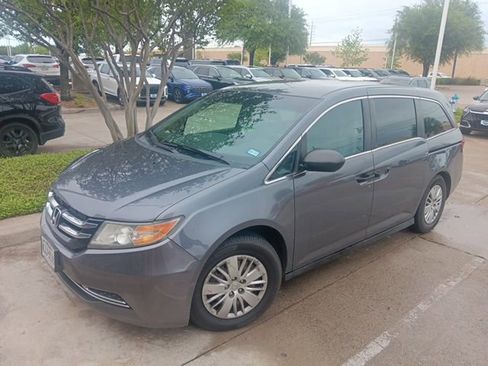 Used 2014 Honda Odyssey LX image 1