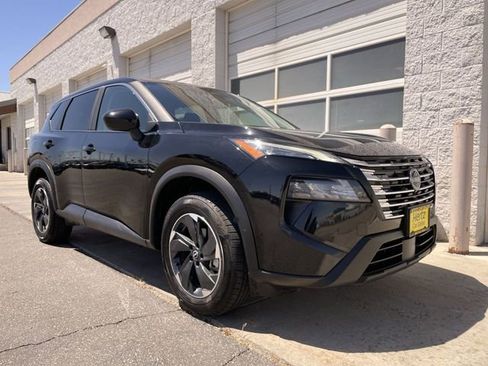 Used 2025 Nissan Rogue SV AWD/4WD image 10