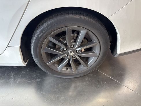 Used 2020 Honda Civic EX image 10