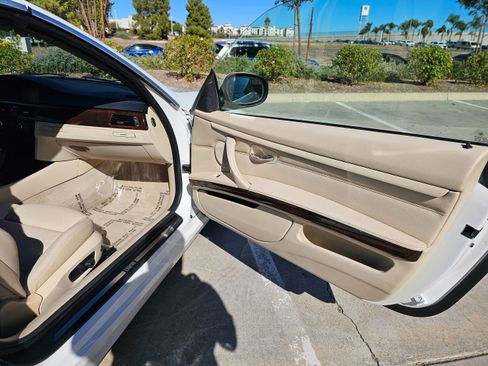 Used 2011 BMW 328i Convertible image 29