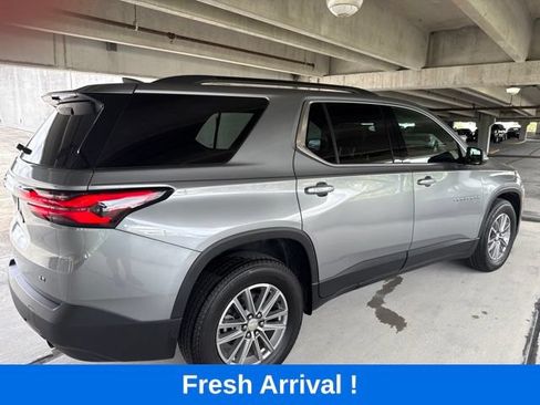 Used 2023 Chevrolet Traverse LT FWD image 17