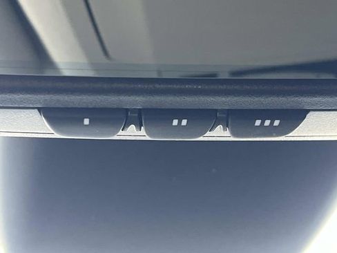 Used 2023 Toyota Highlander XLE image 45