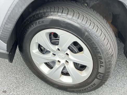 Certified 2021 Toyota RAV4 LE image 9