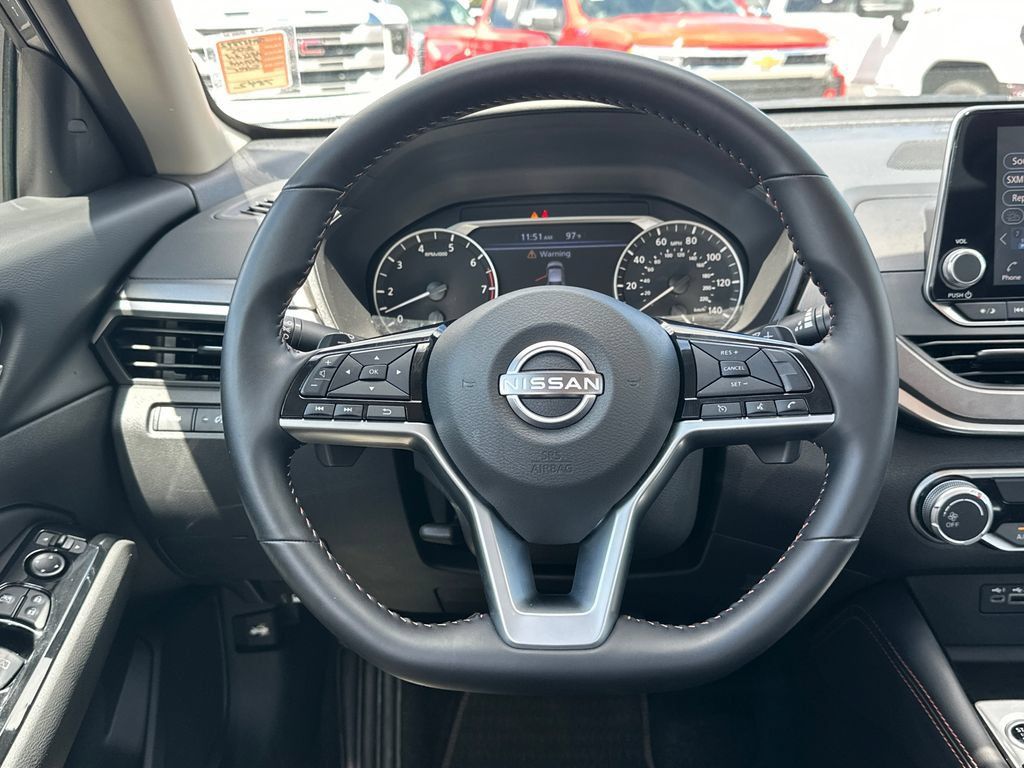 Used 2025 Nissan Altima 2.5 SR FWD image 24