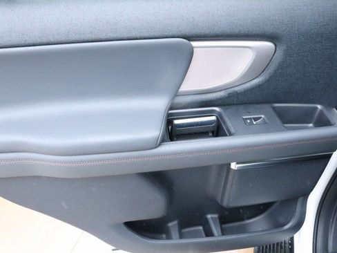 New 2025 Ford Expedition Active image 17