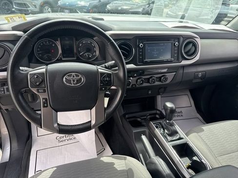 Used 2017 Toyota Tacoma SR5 w/ Tow Package AWD/4WD image 16