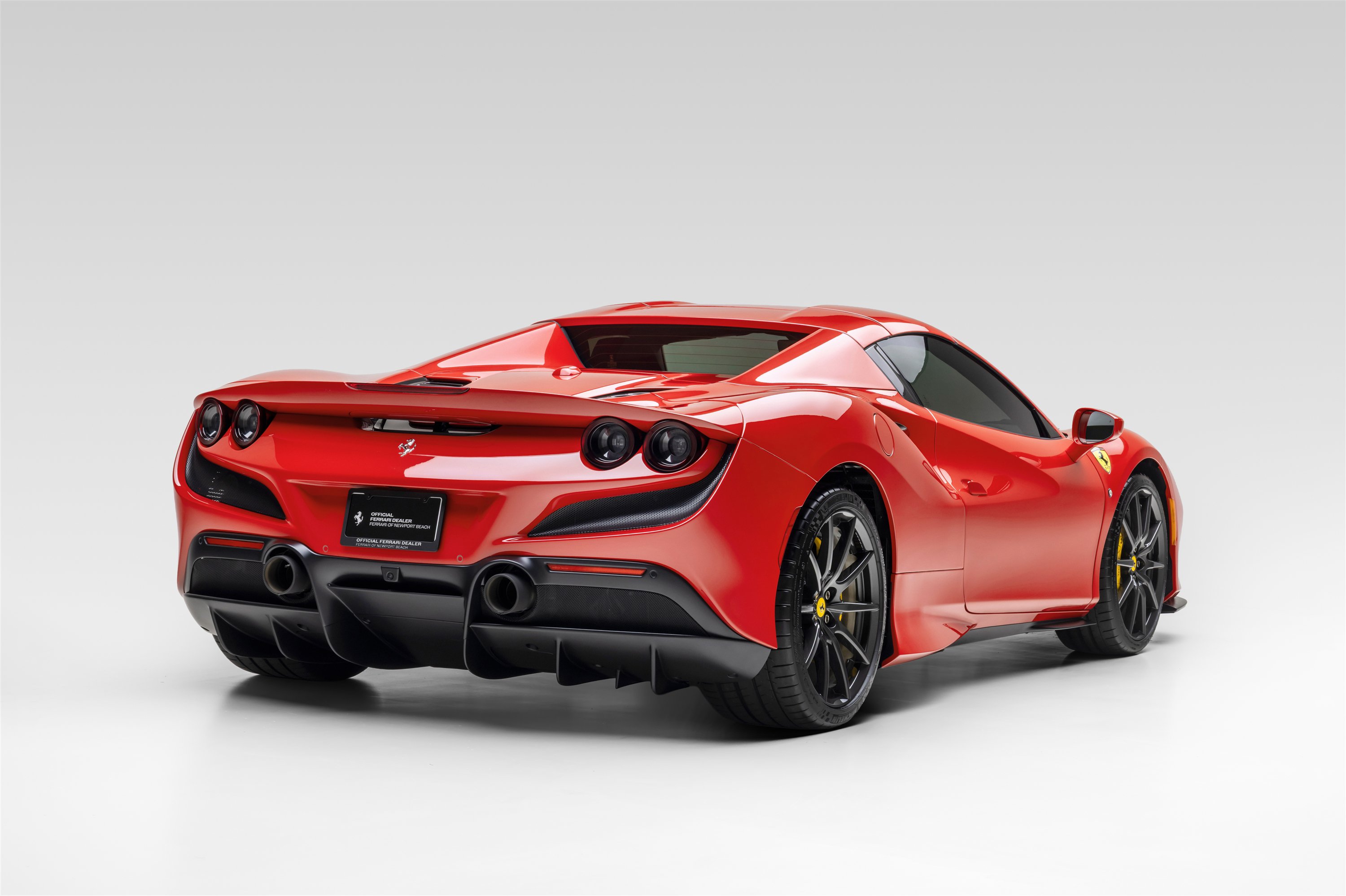 Certified 2022 Ferrari F8 Tributo RWD image 9