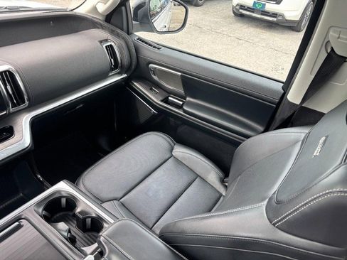Used 2025 Ford Expedition Max Platinum AWD/4WD image 15