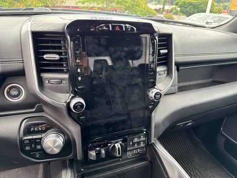 Used 2023 RAM 1500 Laramie AWD/4WD image 5