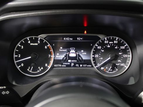 Used 2024 Nissan Rogue S FWD image 11