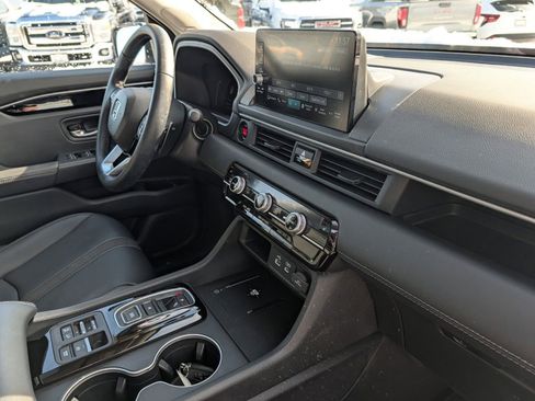 Used 2025 Honda Pilot Touring image 27