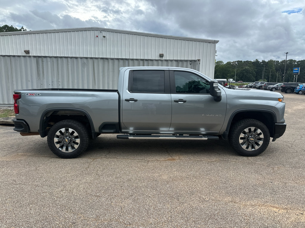 Used 2024 Chevrolet Silverado 2500 Custom w/ Custom Value Package AWD/4WD image 4