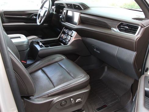 Used 2022 GMC Yukon Denali AWD/4WD image 11