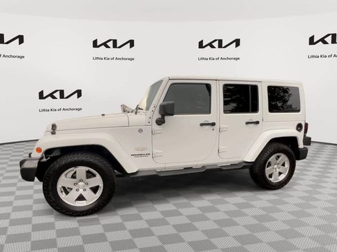 Used 2012 Jeep Wrangler Unlimited Sahara AWD/4WD image 5