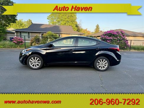 Used 2014 Hyundai Elantra SE w/ Option Group 02 FWD image 4