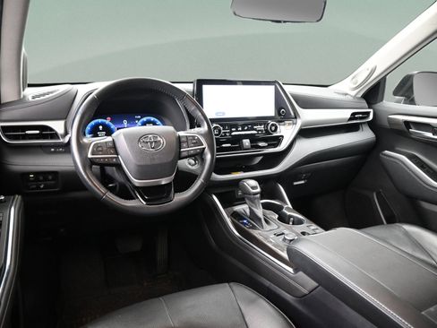 Used 2023 Toyota Highlander Platinum AWD/4WD image 36