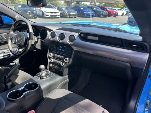 Used 2017 Ford Mustang GT RWD image 14