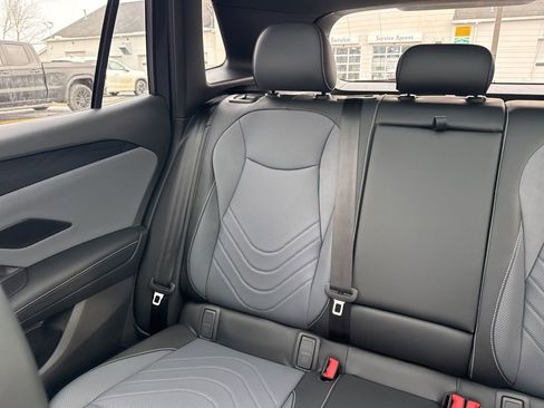 New 2025 Volkswagen Tiguan SE R-Line image 13