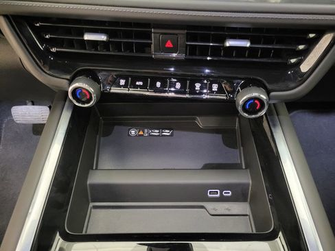 Certified 2025 Chevrolet Tahoe LT image 36