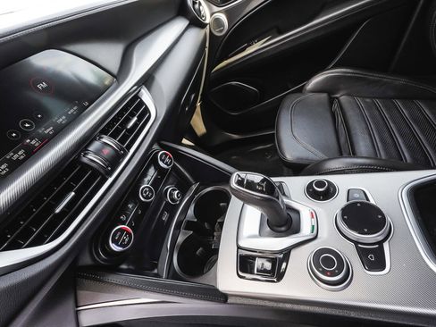 Used 2023 Alfa Romeo Stelvio Veloce image 23