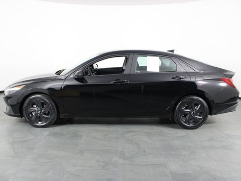 Certified 2023 Hyundai Elantra SEL image 11