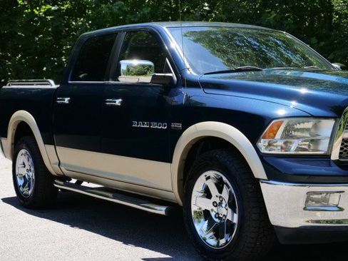 Used 2011 RAM 1500 Laramie AWD/4WD image 31