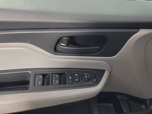 Used 2018 Honda Odyssey EX image 34