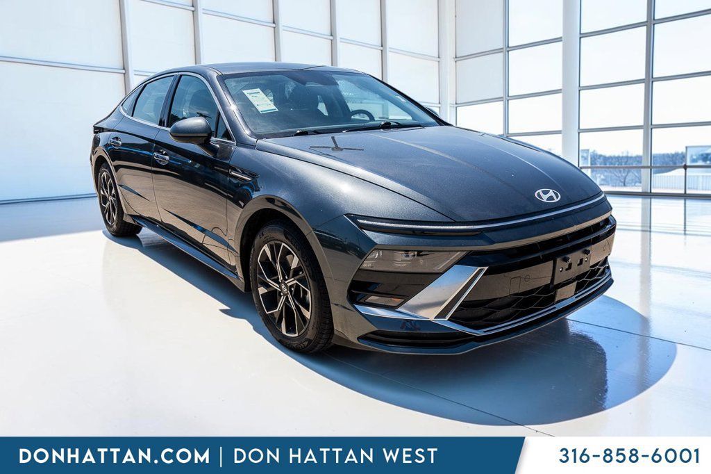 Used 2025 Hyundai Sonata SEL FWD image 32