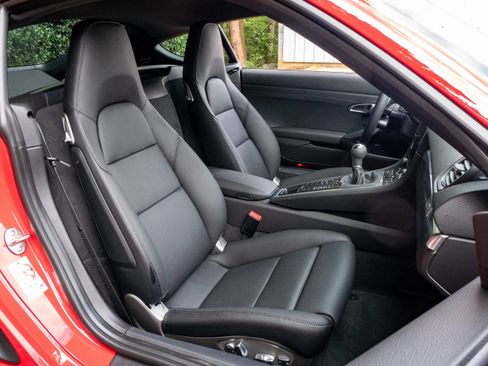 Used 2025 Porsche 718 Cayman image 28