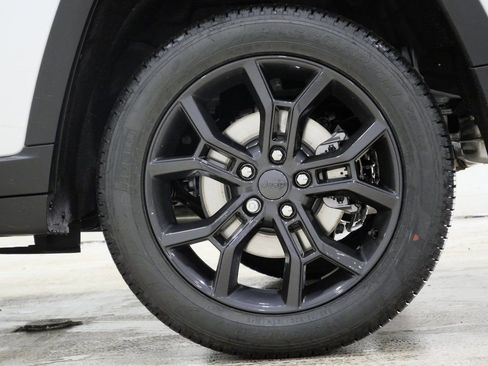 New 2025 Jeep Grand Cherokee Limited image 10