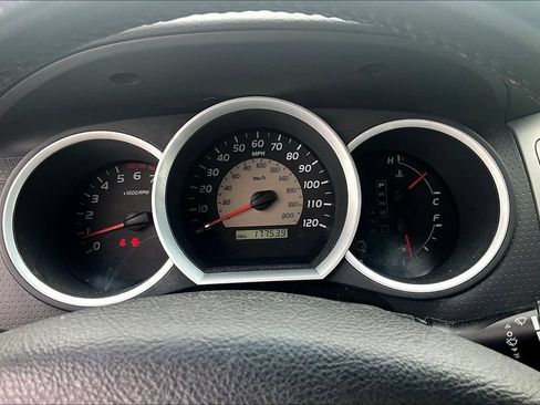 Used 2010 Toyota Tacoma 4x4 Access Cab V6 image 14
