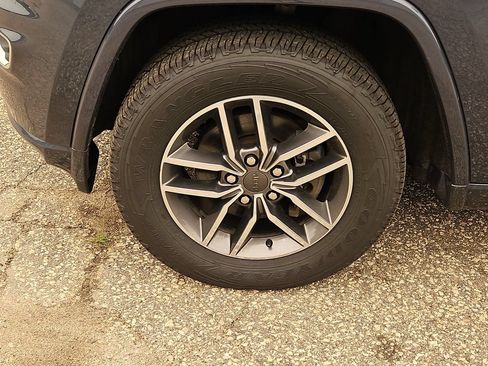 Used 2020 Jeep Grand Cherokee Overland AWD/4WD image 7