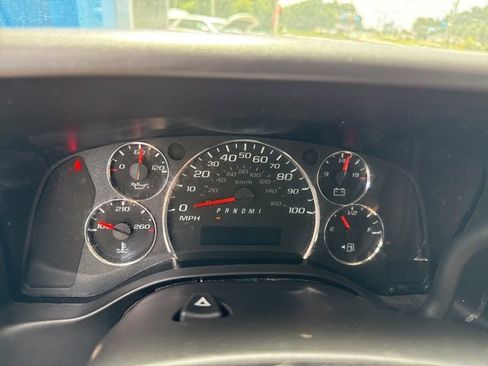 Certified 2023 Chevrolet Express 2500 w/ Driver Convenience Package image 17