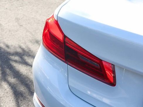 Used 2020 BMW 530i w/ Premium Package image 8