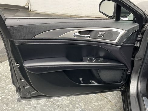 Used 2020 Lincoln MKZ AWD image 7