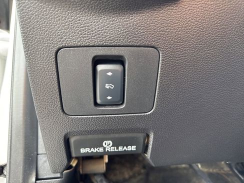 Used 2017 Ford F350 Lariat w/ Chrome Package image 53