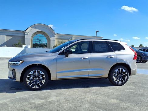 New 2026 Volvo XC60 B5 Plus w/ Protection Package Premier AWD/4WD image 4