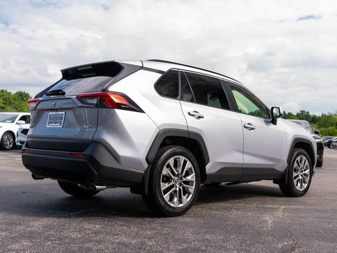 Used 2019 Toyota RAV4 XLE Premium w/ Cold Weather Package AWD/4WD image 11