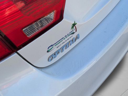 Used 2010 Kia Optima EX w/ Premium Pkg image 19