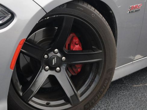 Used 2018 Dodge Charger R/T Scat Pack w/ Driver Confidence Group RWD image 21