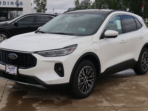 New 2025 Ford Escape SE w/ PHEV Premium Package image 1