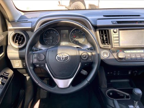 Used 2018 Toyota RAV4 XLE image 6