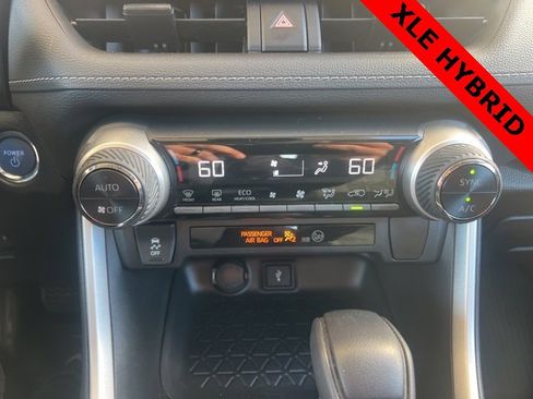 Used 2021 Toyota RAV4 XLE image 21
