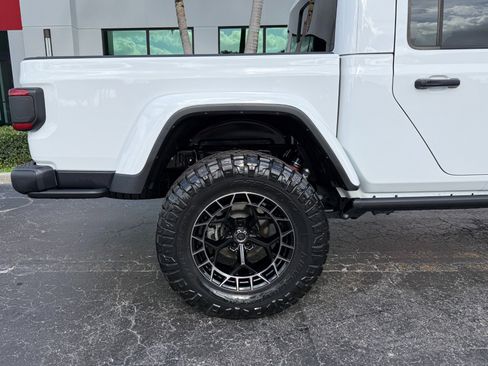 Used 2024 Jeep Gladiator Mojave image 5