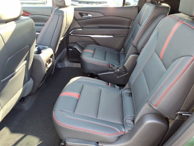New 2027 Chevrolet Traverse RS w/ LPO, Floor Liner Package AWD/4WD image 9