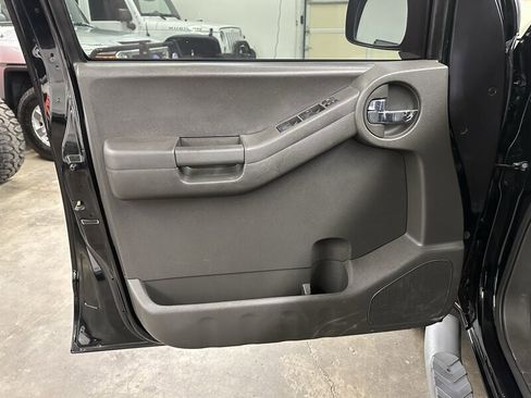 Used 2011 Nissan Xterra PRO-4X w/ Pro-4x Leather Pkg AWD/4WD image 27