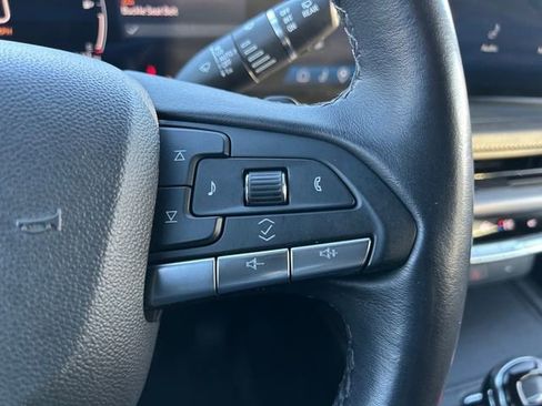 Used 2024 Cadillac XT4 Premium Luxury image 25