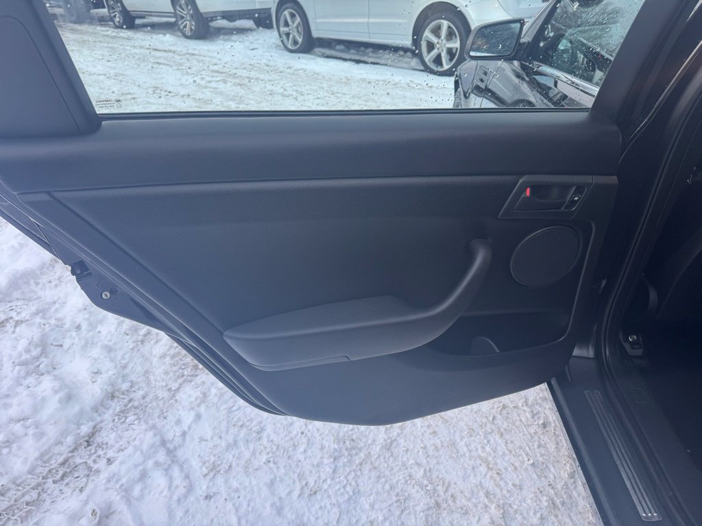 Used 2011 Chevrolet Caprice RWD image 24