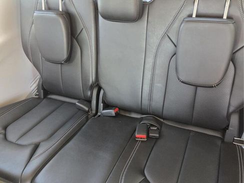 Certified 2024 Chrysler Pacifica Touring-L FWD image 13
